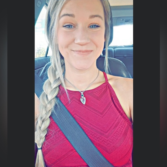 Meet your Posher, Hailey - Picture 7 of 16